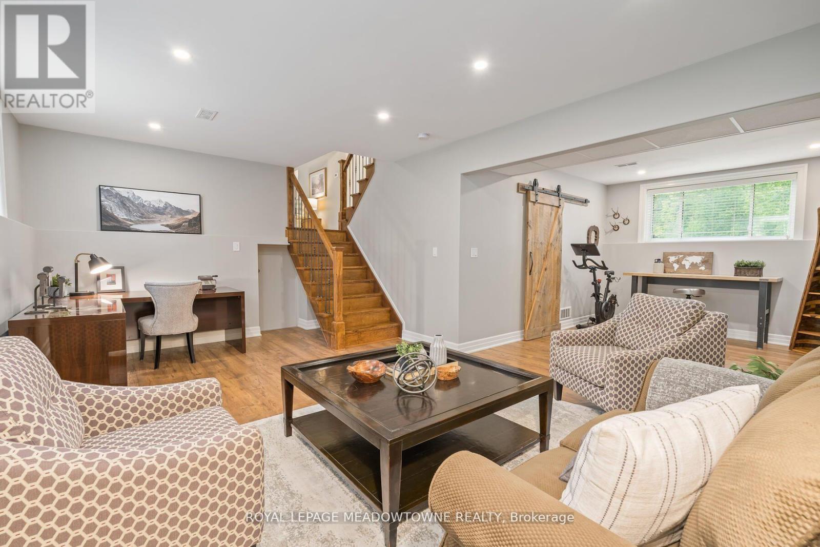 












13609 SIXTH LINE

,
Halton Hills,




Ontario
L0P1H0

