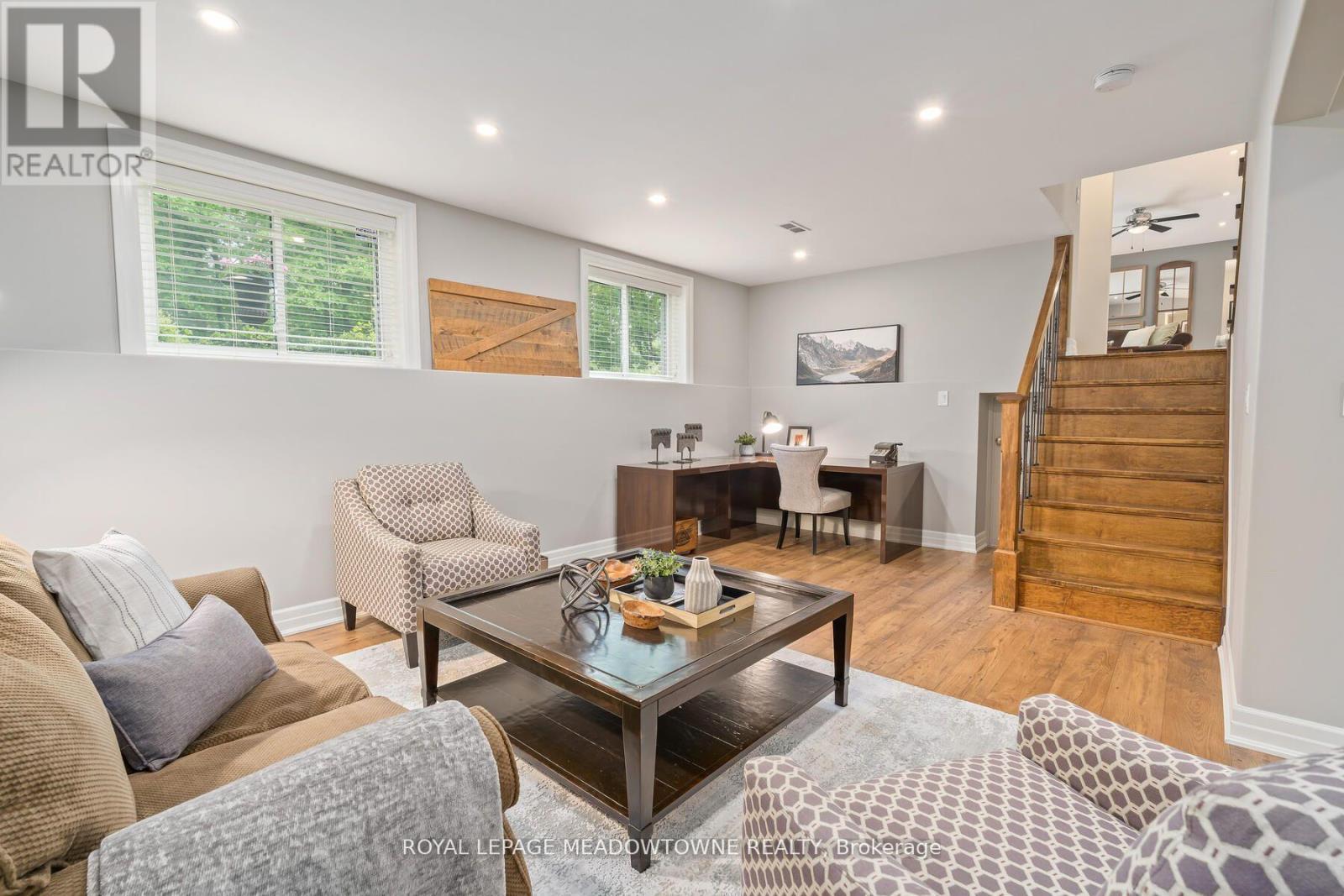 












13609 SIXTH LINE

,
Halton Hills,




Ontario
L0P1H0

