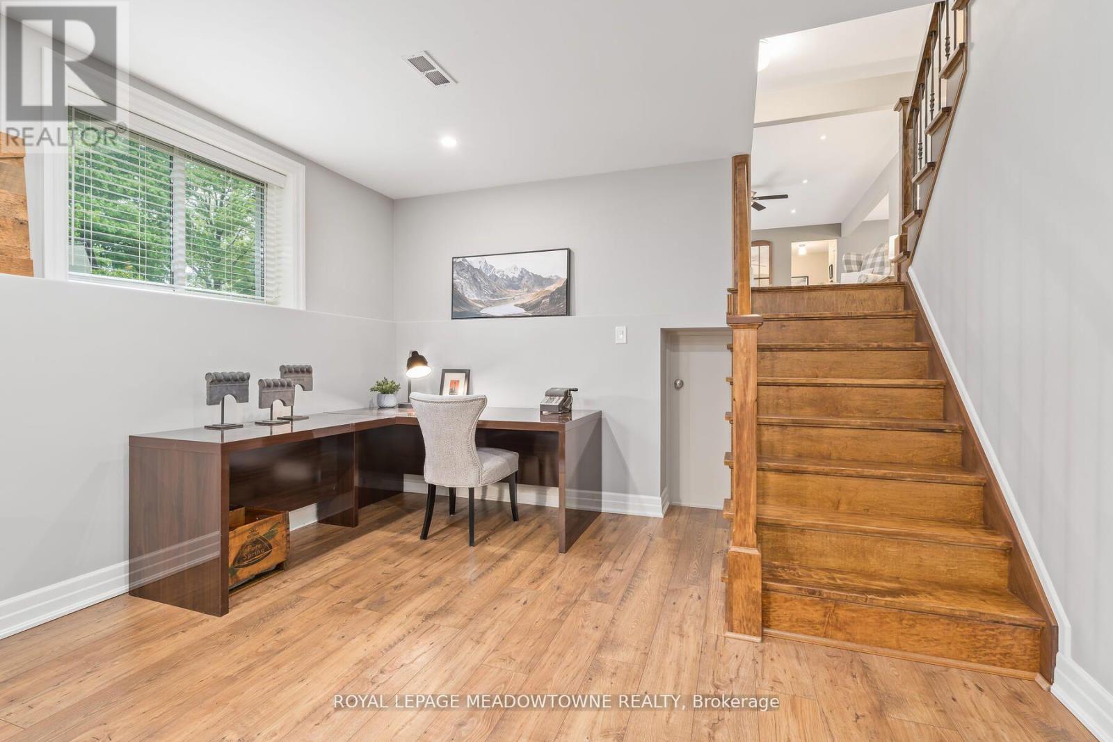 












13609 SIXTH LINE

,
Halton Hills,




Ontario
L0P1H0

