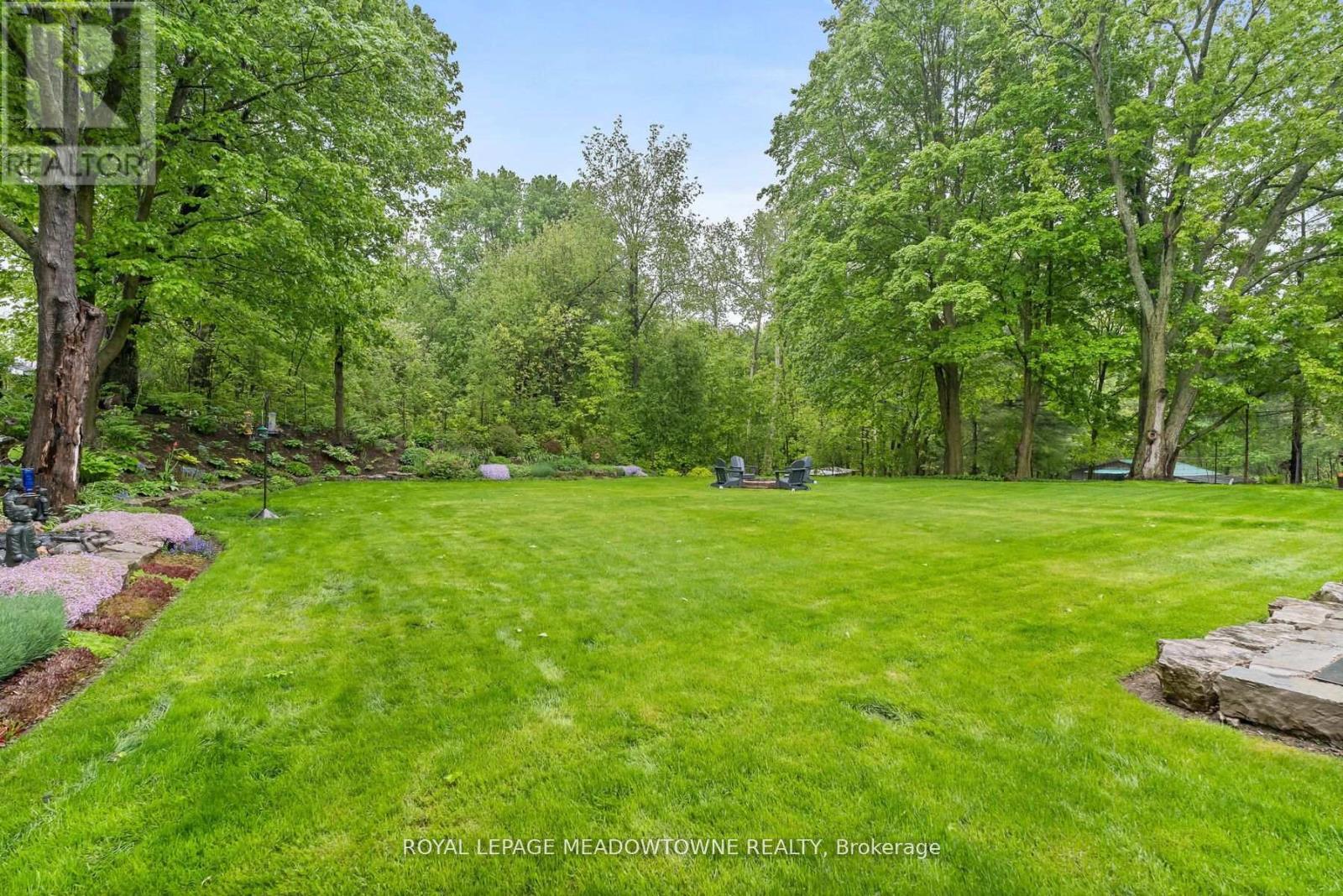 












13609 SIXTH LINE

,
Halton Hills,




Ontario
L0P1H0

