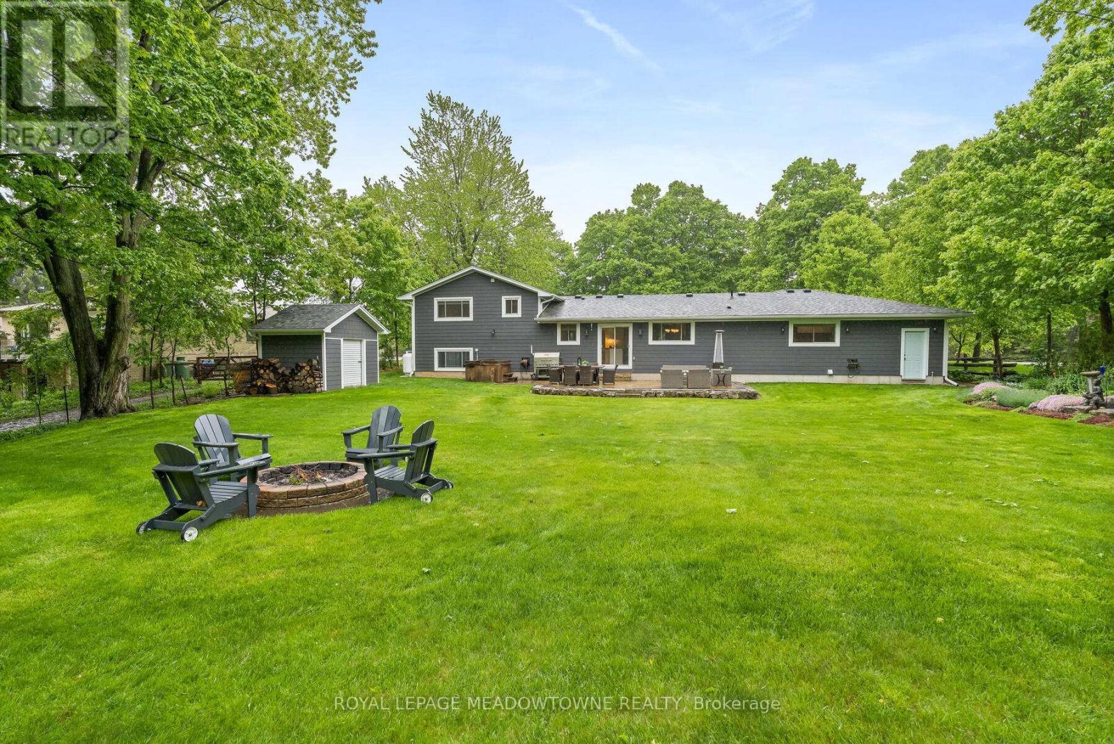 












13609 SIXTH LINE

,
Halton Hills,




Ontario
L0P1H0

