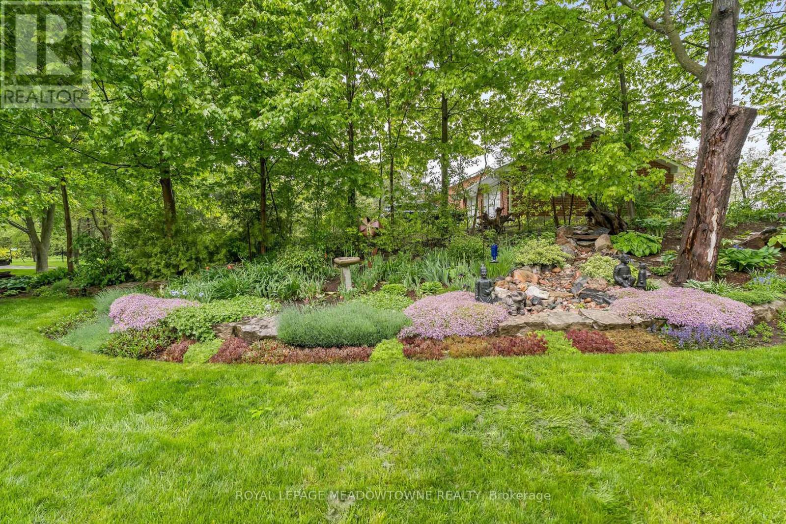 












13609 SIXTH LINE

,
Halton Hills,




Ontario
L0P1H0

