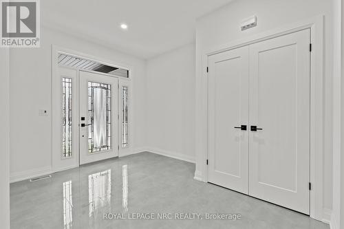 Spacious foyer to greet your guests!
