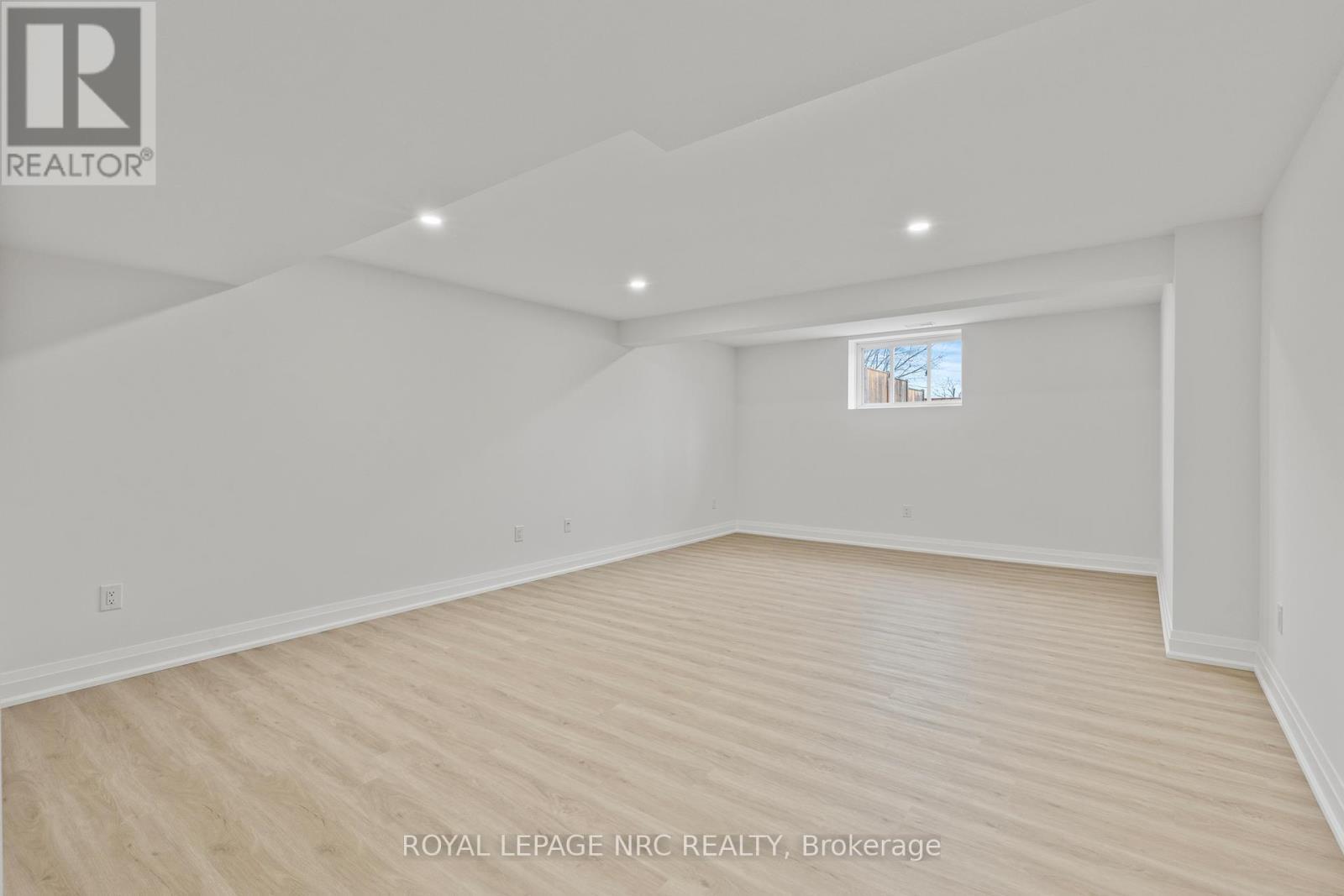 












4705 LEE AVENUE

,
Niagara Falls (Ascot),




Ontario
L2H1M7


