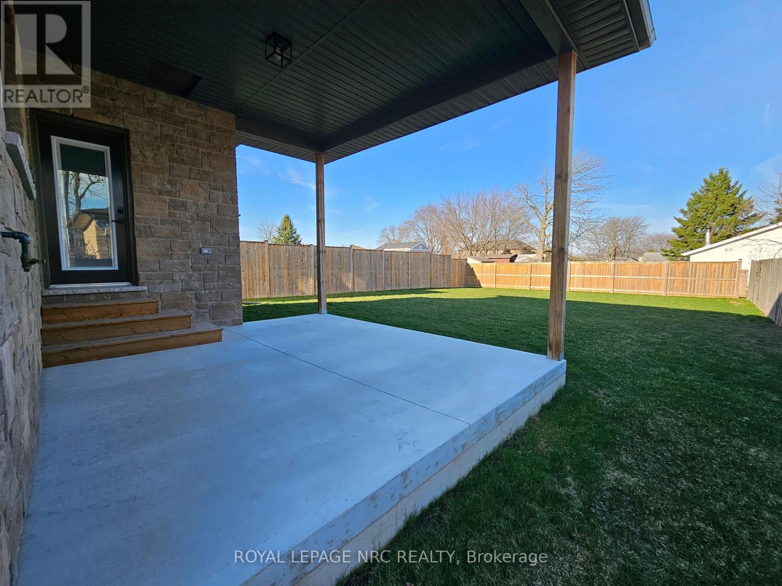












4705 LEE AVENUE

,
Niagara Falls (Ascot),




Ontario
L2H1M7

