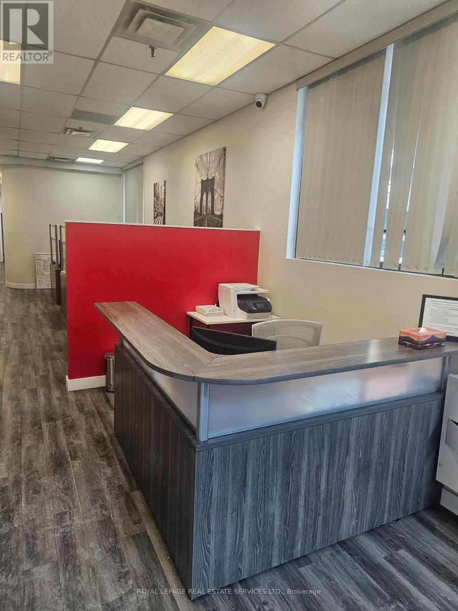 












40 ST. MARY STREET

,
Toronto,




Ontario
M4Y2S8

