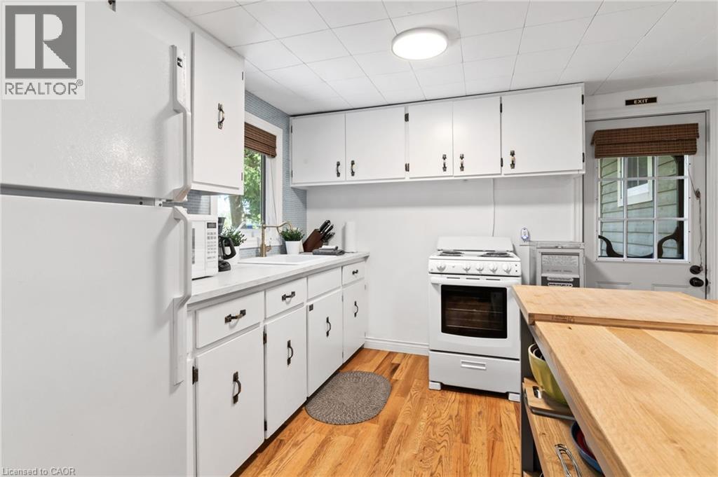 












282 WIDGEON COVE Road

,
Northern Bruce Peninsula,




Ontario
N0H2T0

