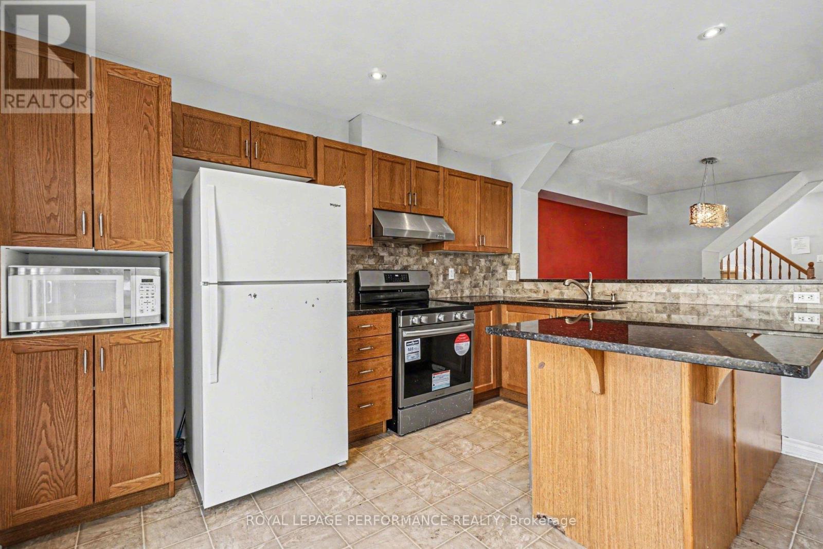 












2733 GRAND CANAL STREET

,
Ottawa,




Ontario
K2J0T1

