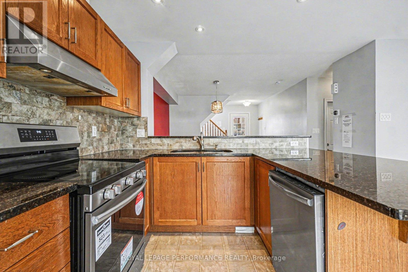












2733 GRAND CANAL STREET

,
Ottawa,




Ontario
K2J0T1

