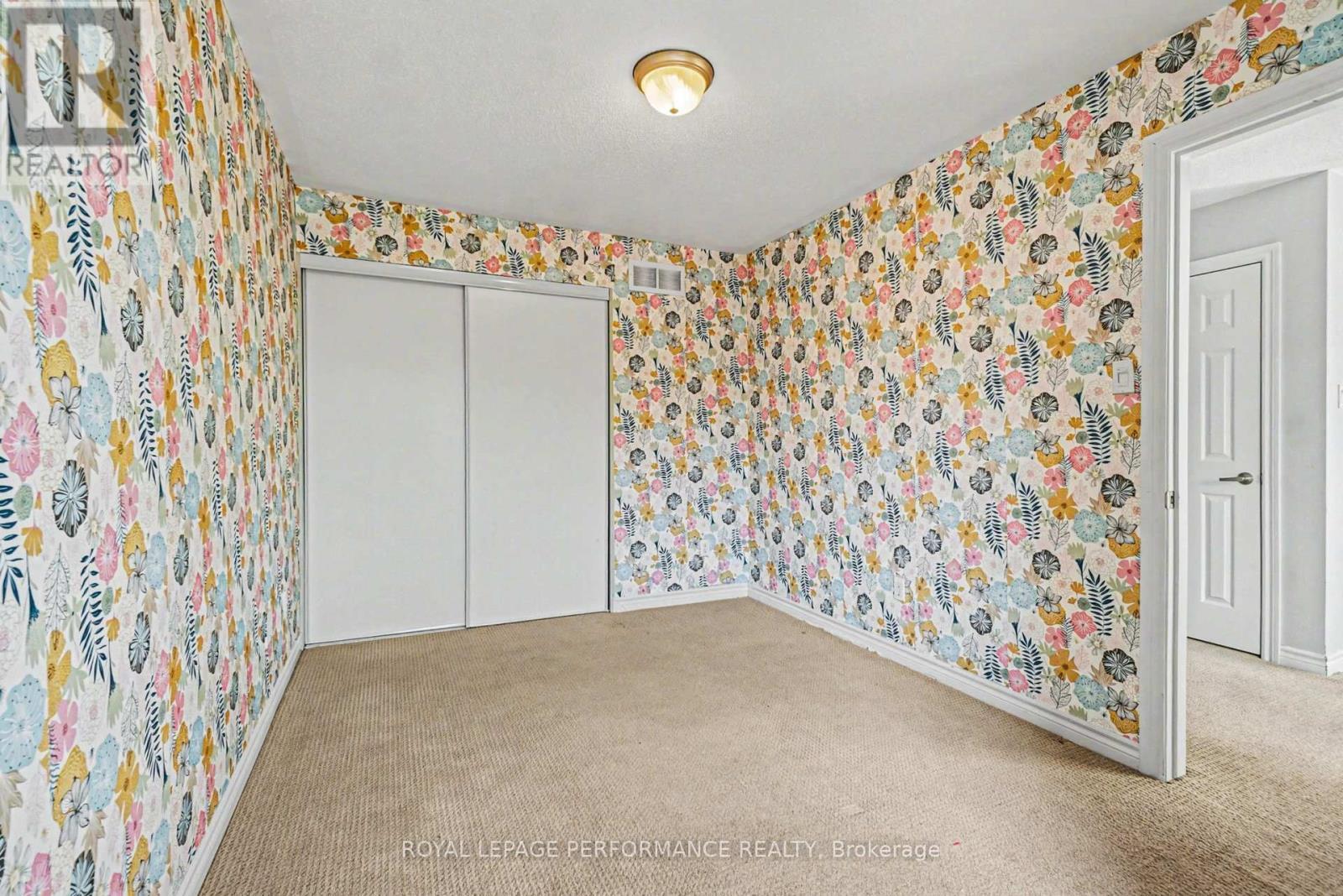 












2733 GRAND CANAL STREET

,
Ottawa,




Ontario
K2J0T1

