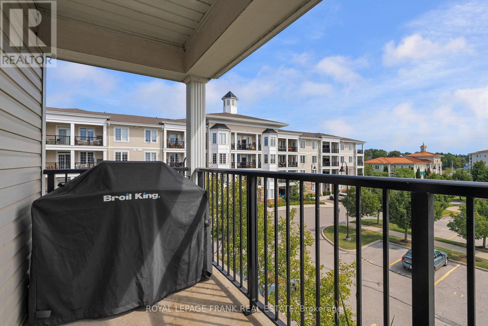












301 - 75 SHIPWAY AVENUE

,
Clarington (Newcastle),




Ontario
L1B0B8

