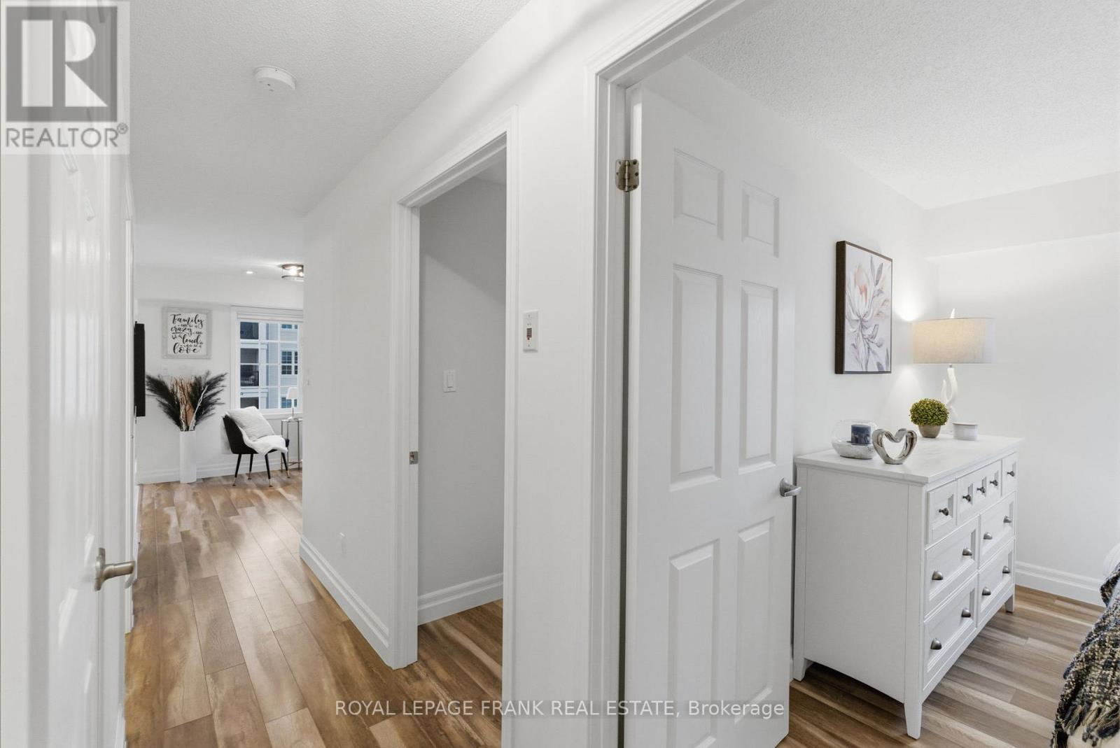












301 - 75 SHIPWAY AVENUE

,
Clarington (Newcastle),




Ontario
L1B0B8

