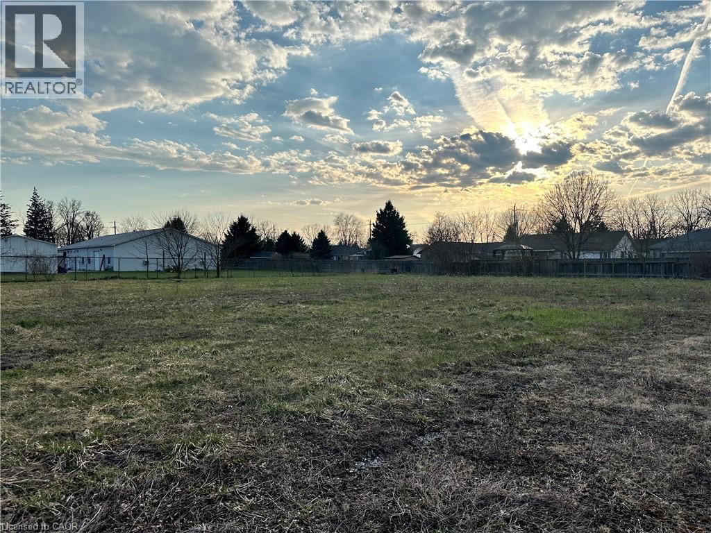 












205 CROSS Street E

,
Dunnville,







Ontario
N1A0B4

