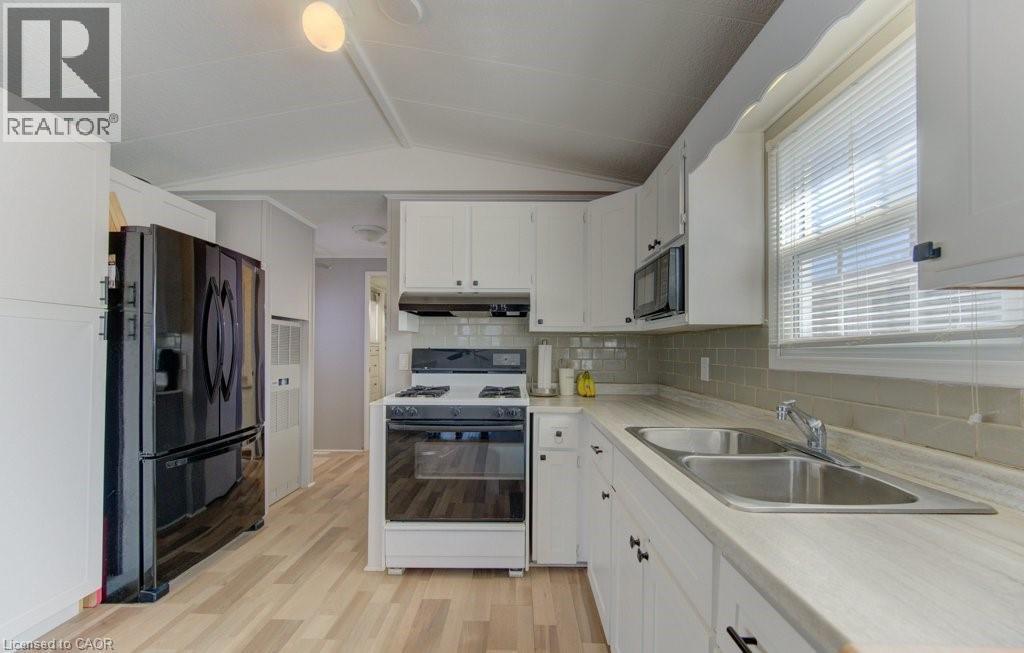 












580 BEAVER CREEK Road Unit# 185

,
Waterloo,




Ontario
N2J3Z4

