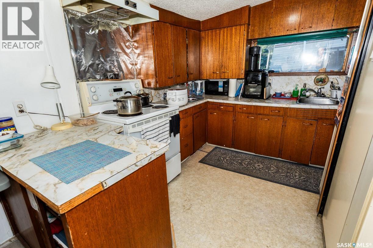 












626 Manitoba AVENUE

,
Kerrobert,




Saskatchewan
S0L1R0

