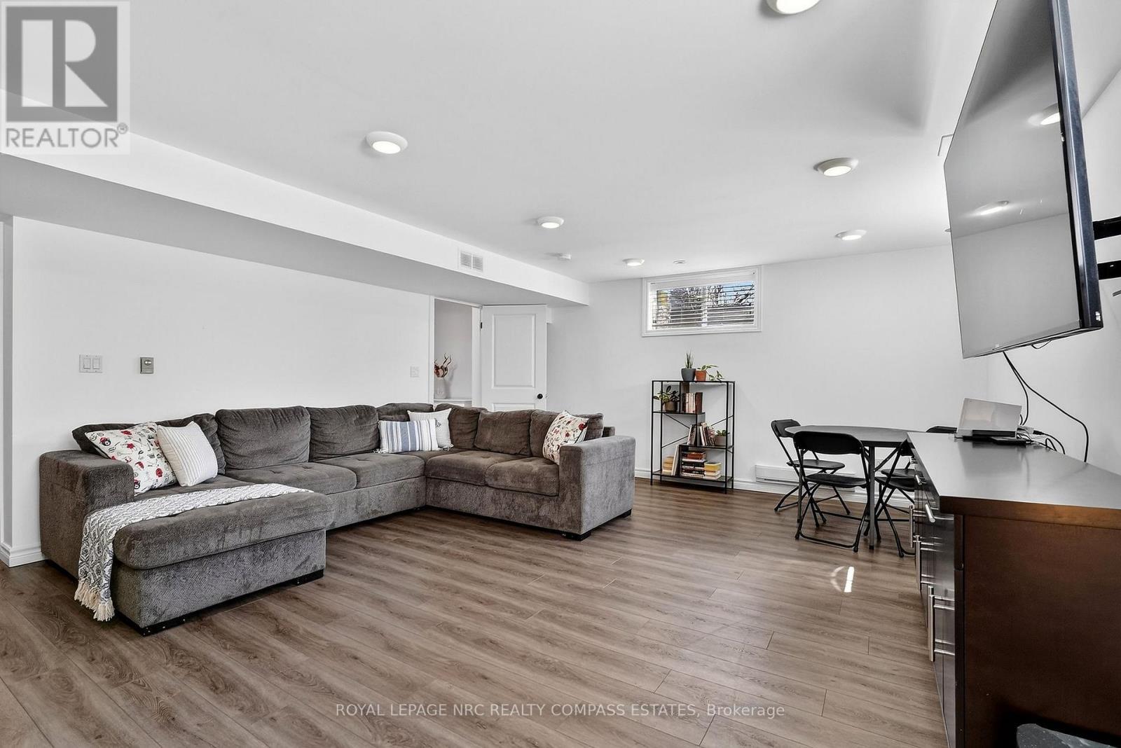 












17 MULBERRY LANE

,
Niagara-on-the-Lake (Virgil),




Ontario
L0S1J0

