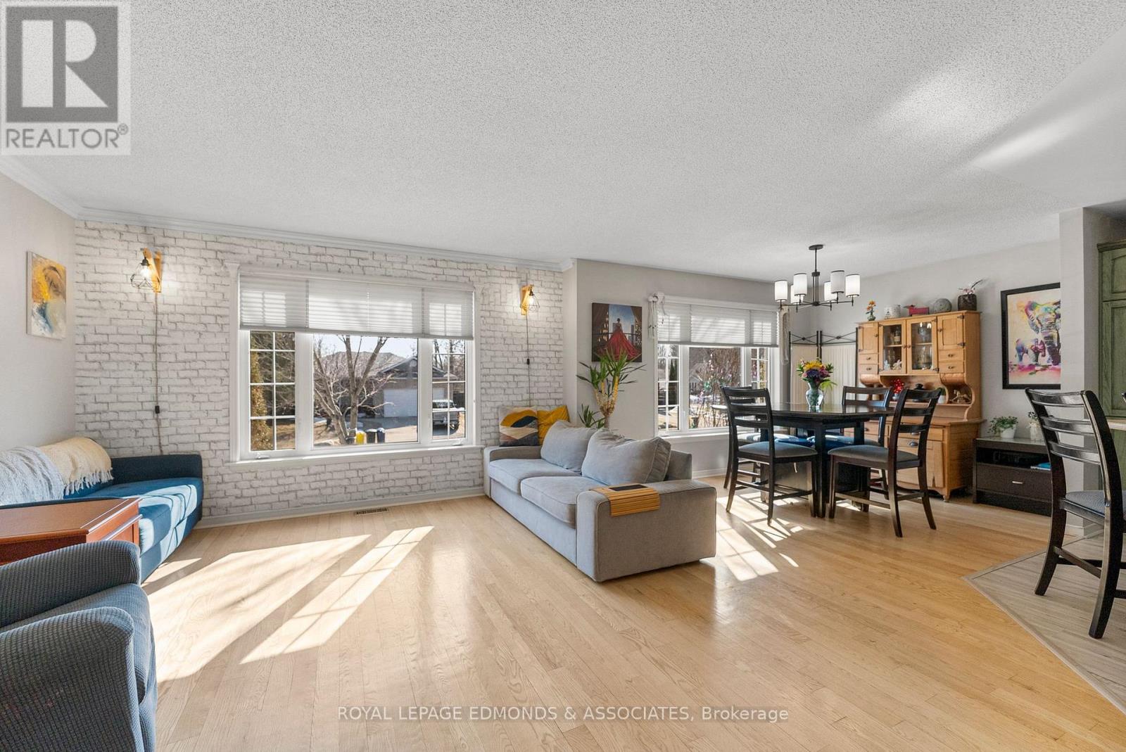












34 BAYSHORE DRIVE

,
Petawawa,




Ontario
K8H3R7

