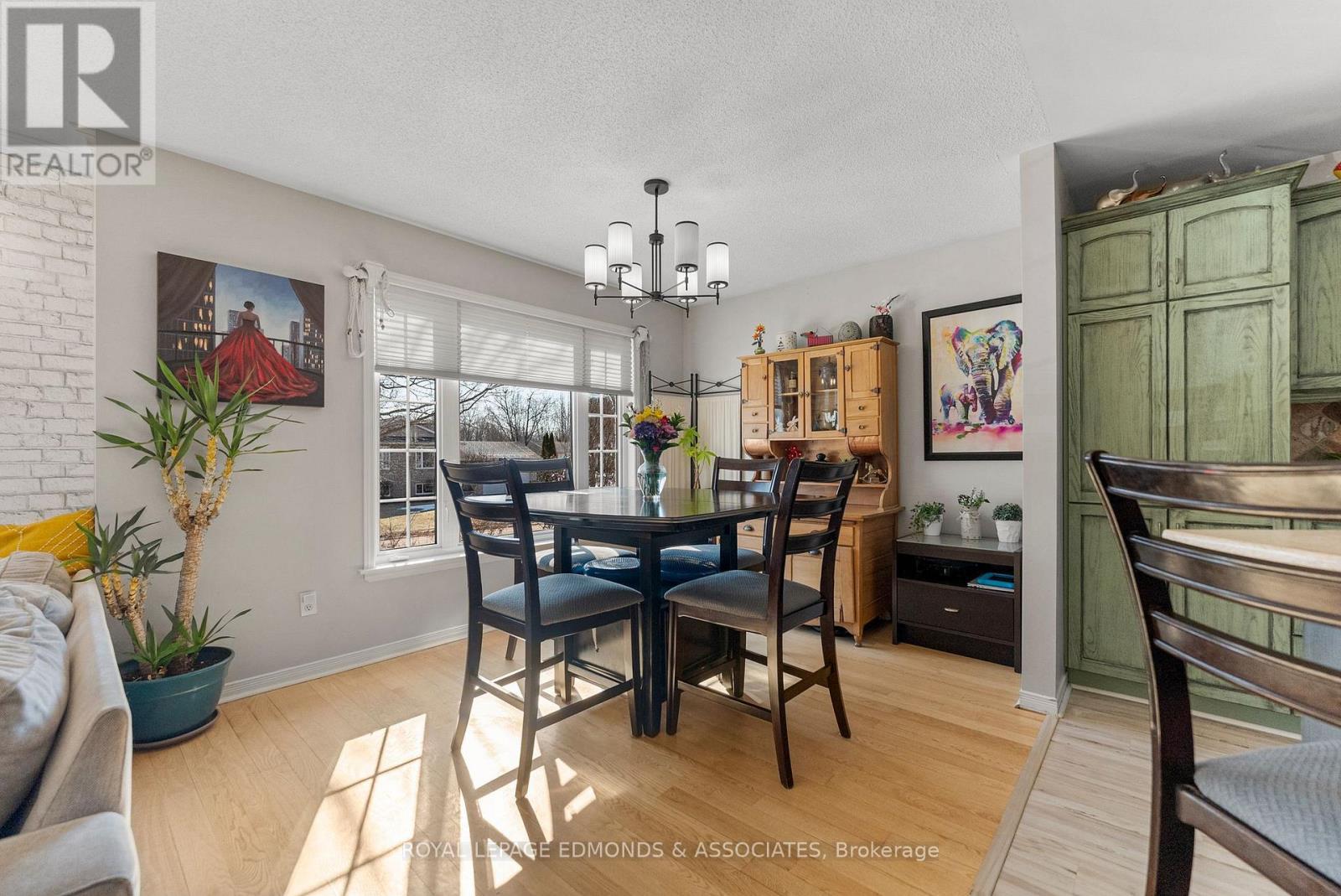 












34 BAYSHORE DRIVE

,
Petawawa,




Ontario
K8H3R7

