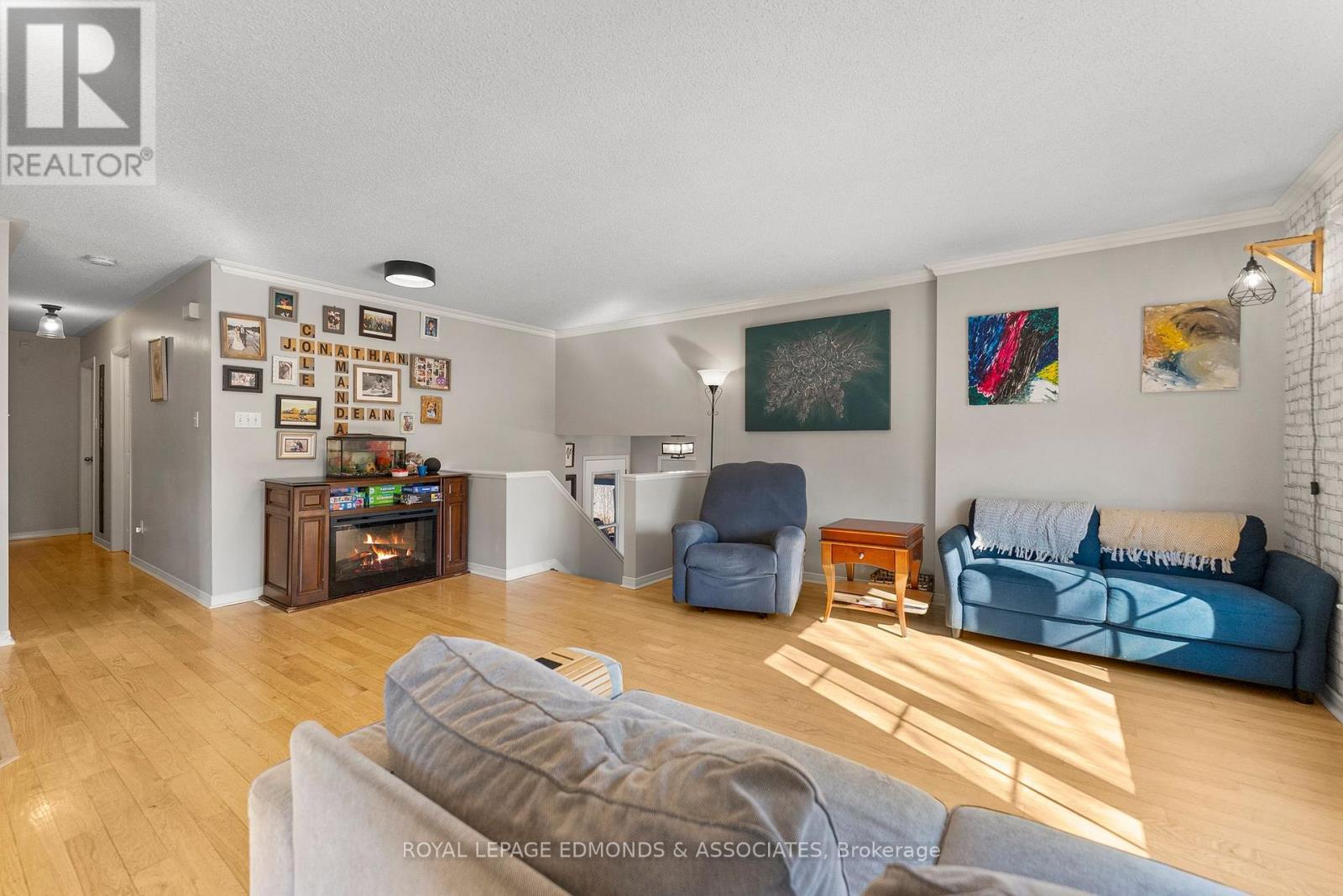 












34 BAYSHORE DRIVE

,
Petawawa,




Ontario
K8H3R7

