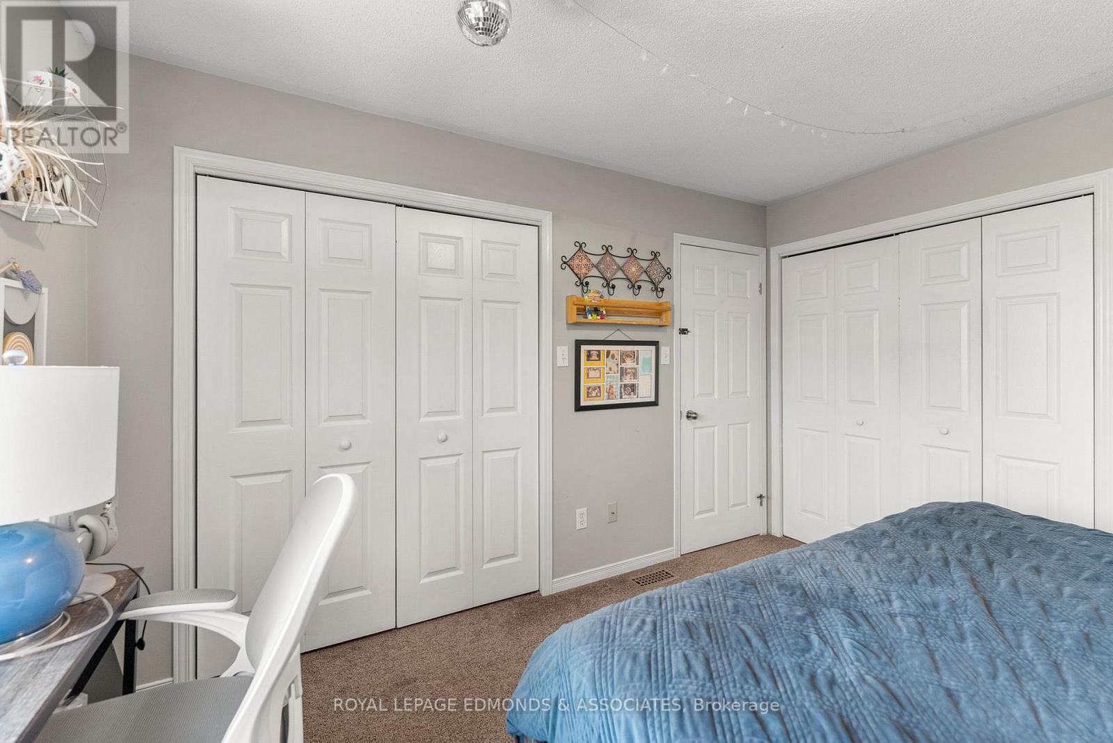 












34 BAYSHORE DRIVE

,
Petawawa,




Ontario
K8H3R7


