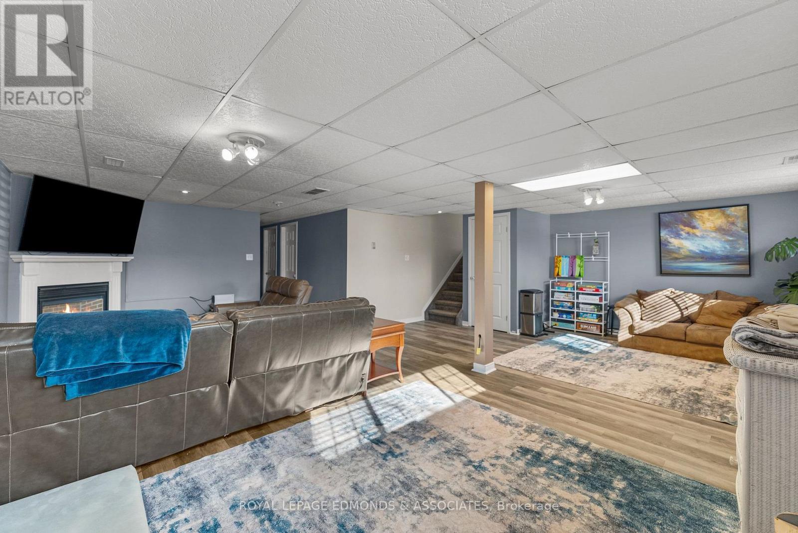 












34 BAYSHORE DRIVE

,
Petawawa,




Ontario
K8H3R7

