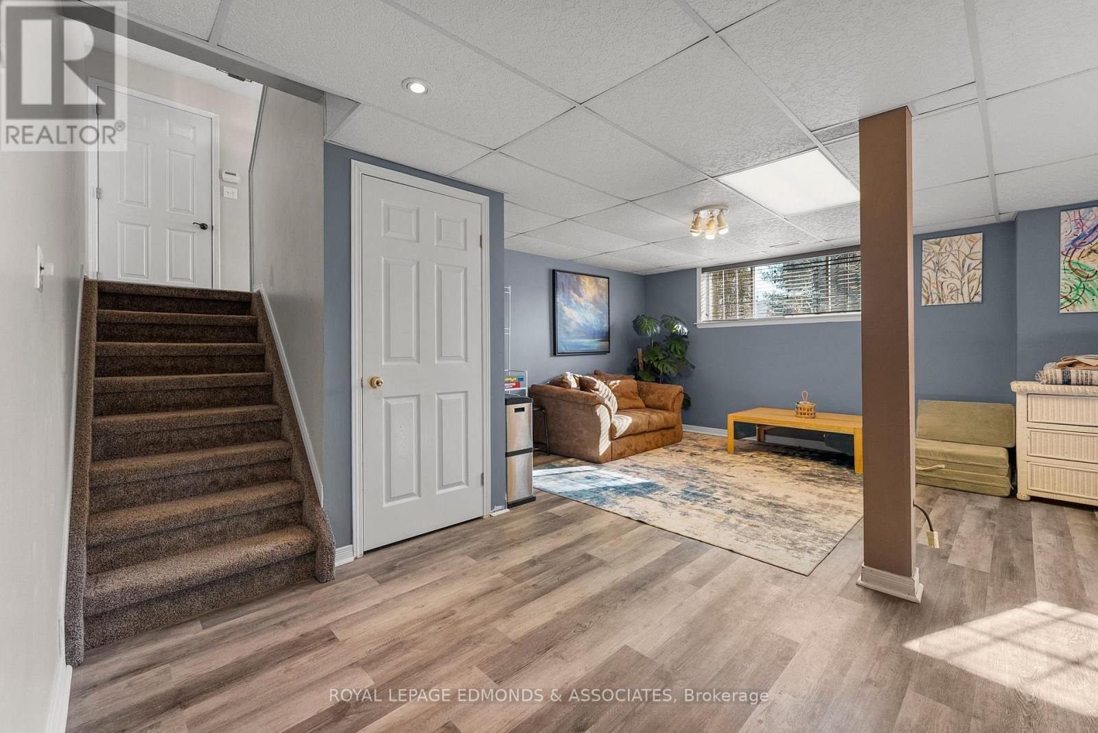 












34 BAYSHORE DRIVE

,
Petawawa,




Ontario
K8H3R7

