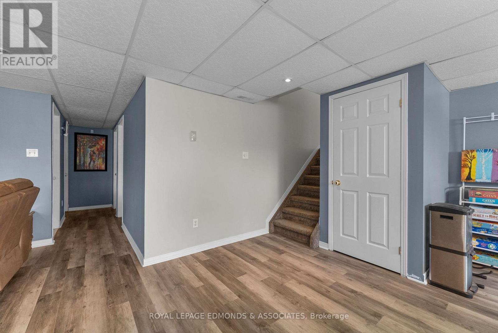 












34 BAYSHORE DRIVE

,
Petawawa,




Ontario
K8H3R7

