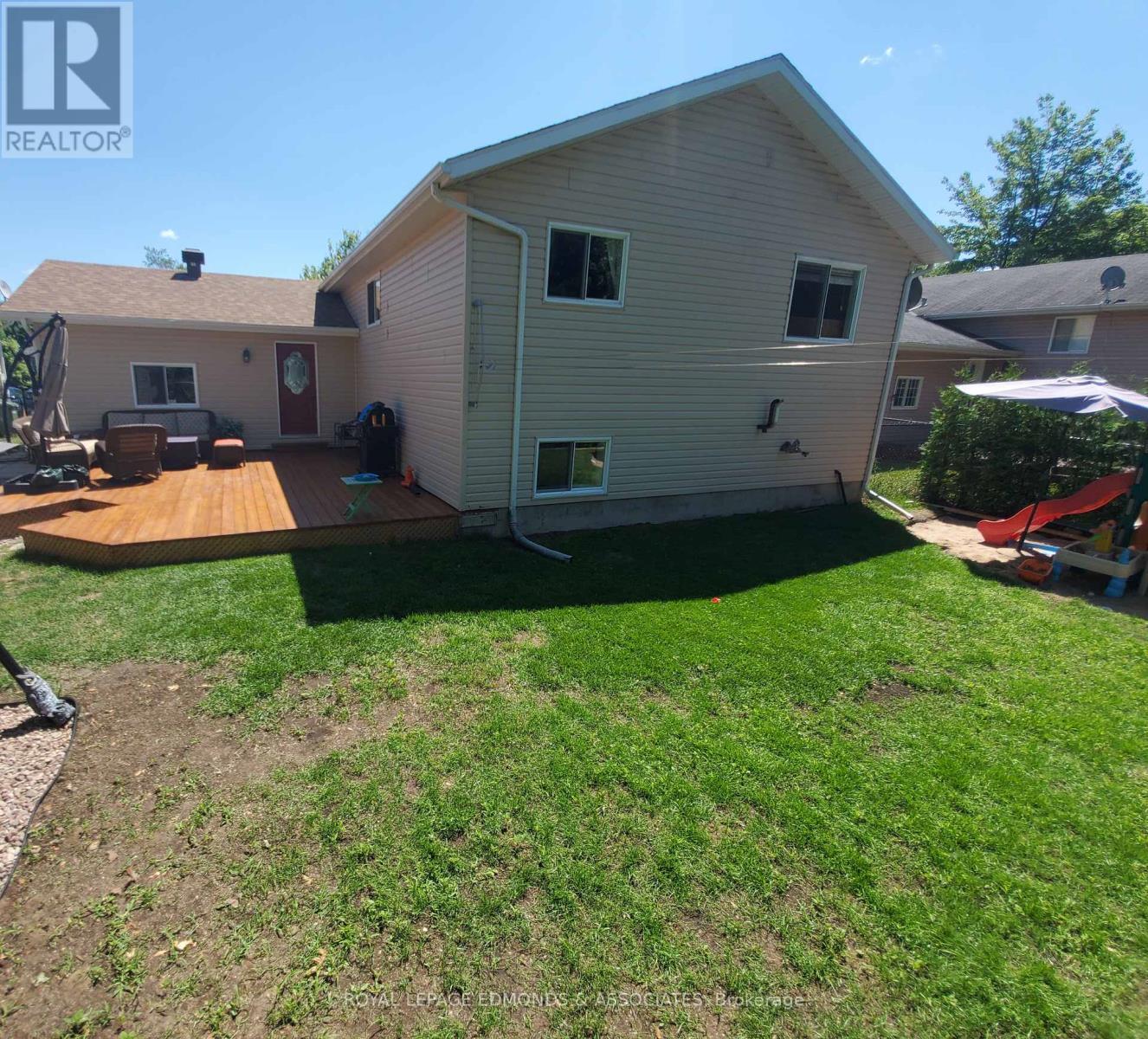 












34 BAYSHORE DRIVE

,
Petawawa,




Ontario
K8H3R7

