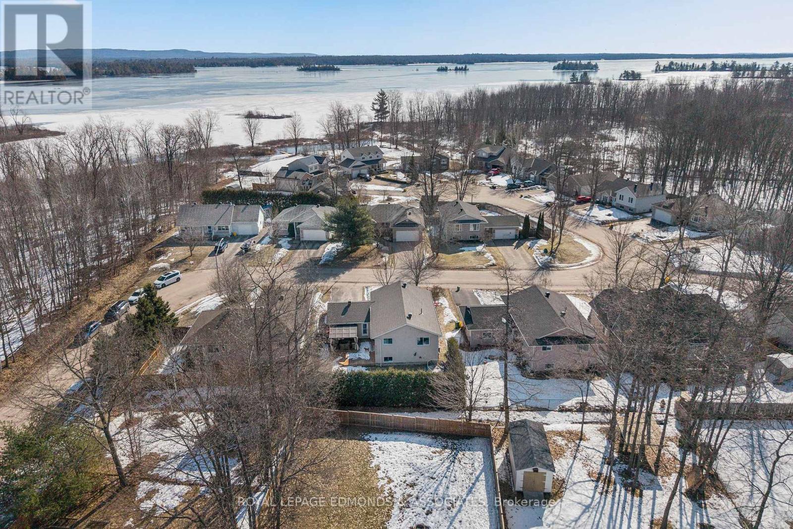 












34 BAYSHORE DRIVE

,
Petawawa,




Ontario
K8H3R7

