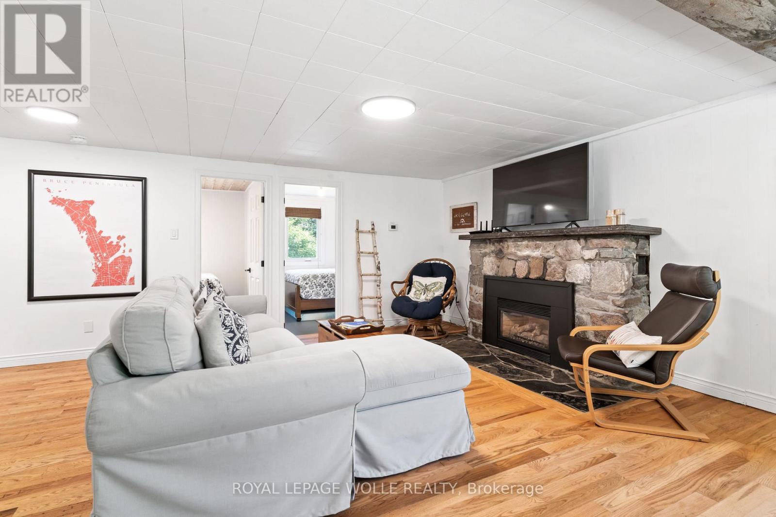 












282 WIDGEON COVE ROAD

,
Northern Bruce Peninsula,




Ontario
N0H2T0

