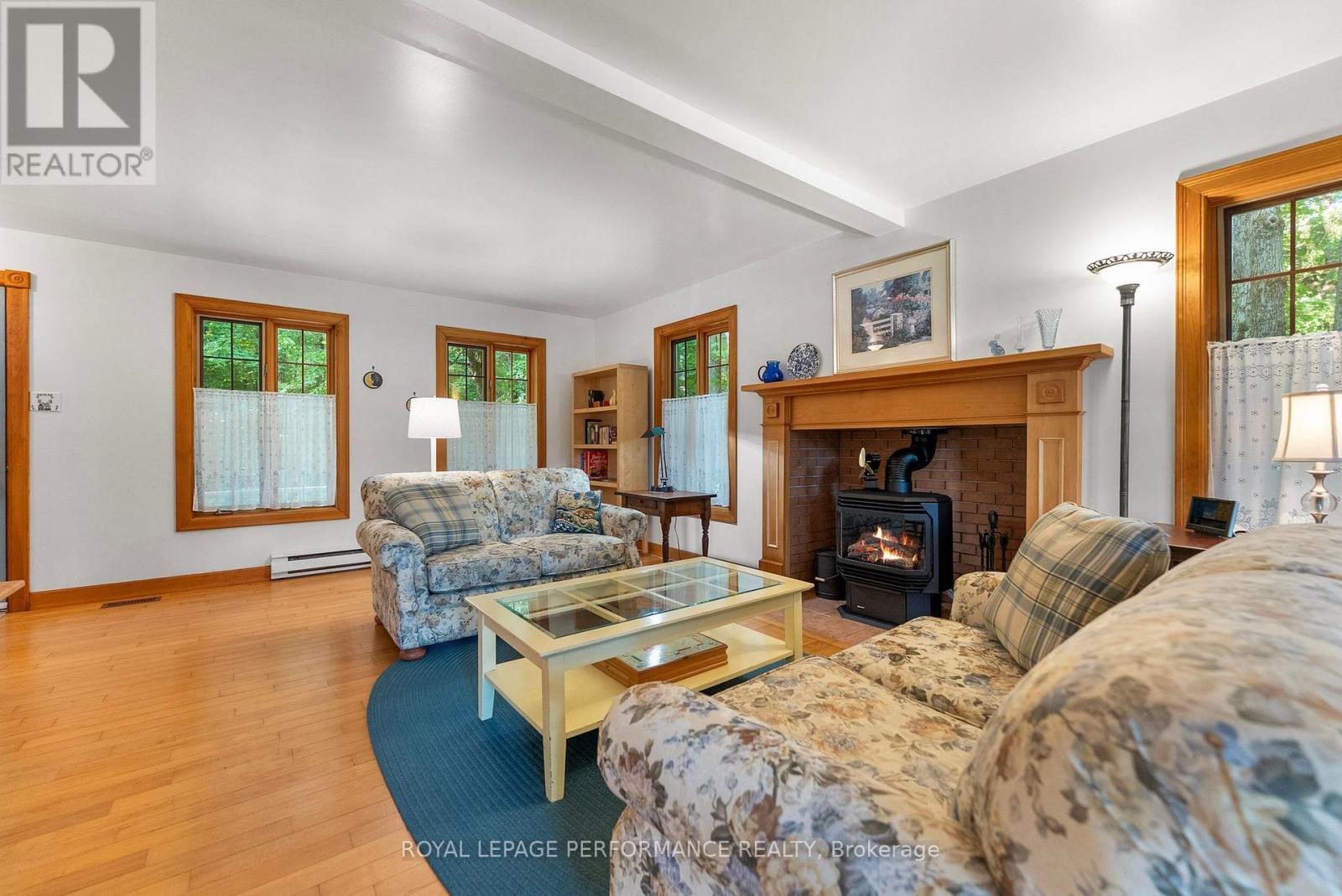 












82 ROSEBRUGH ROAD

,
Greater Madawaska,




Ontario
K7V3Z9

