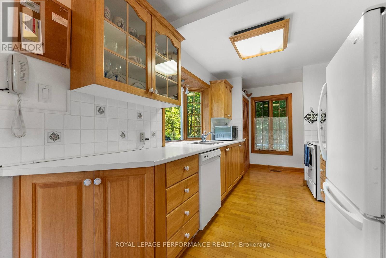 












82 ROSEBRUGH ROAD

,
Greater Madawaska,




Ontario
K7V3Z9

