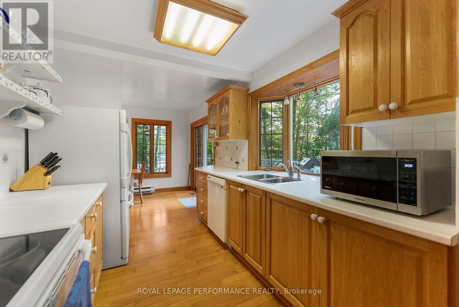 












82 ROSEBRUGH ROAD

,
Greater Madawaska,




Ontario
K7V3Z9

