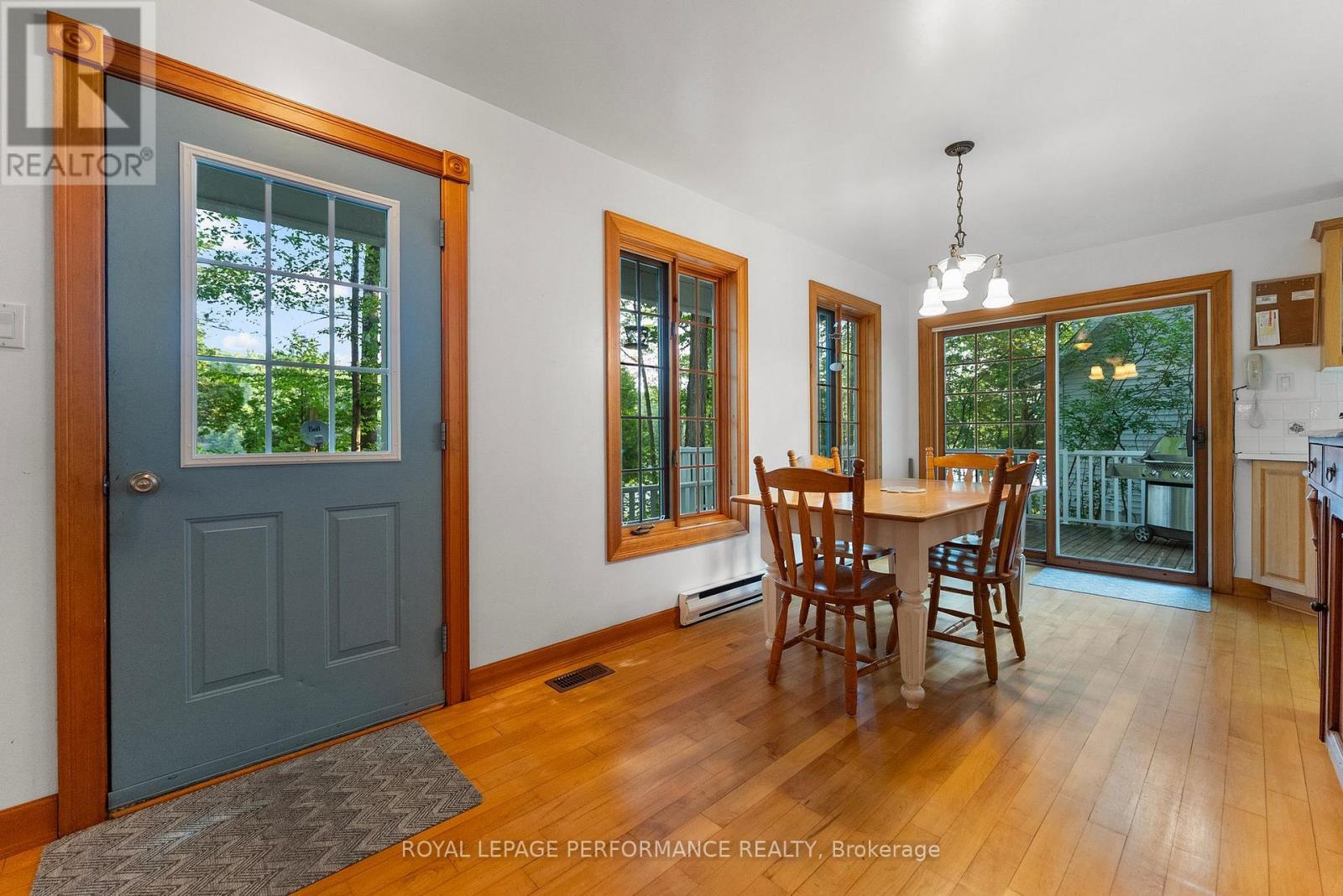












82 ROSEBRUGH ROAD

,
Greater Madawaska,




Ontario
K7V3Z9

