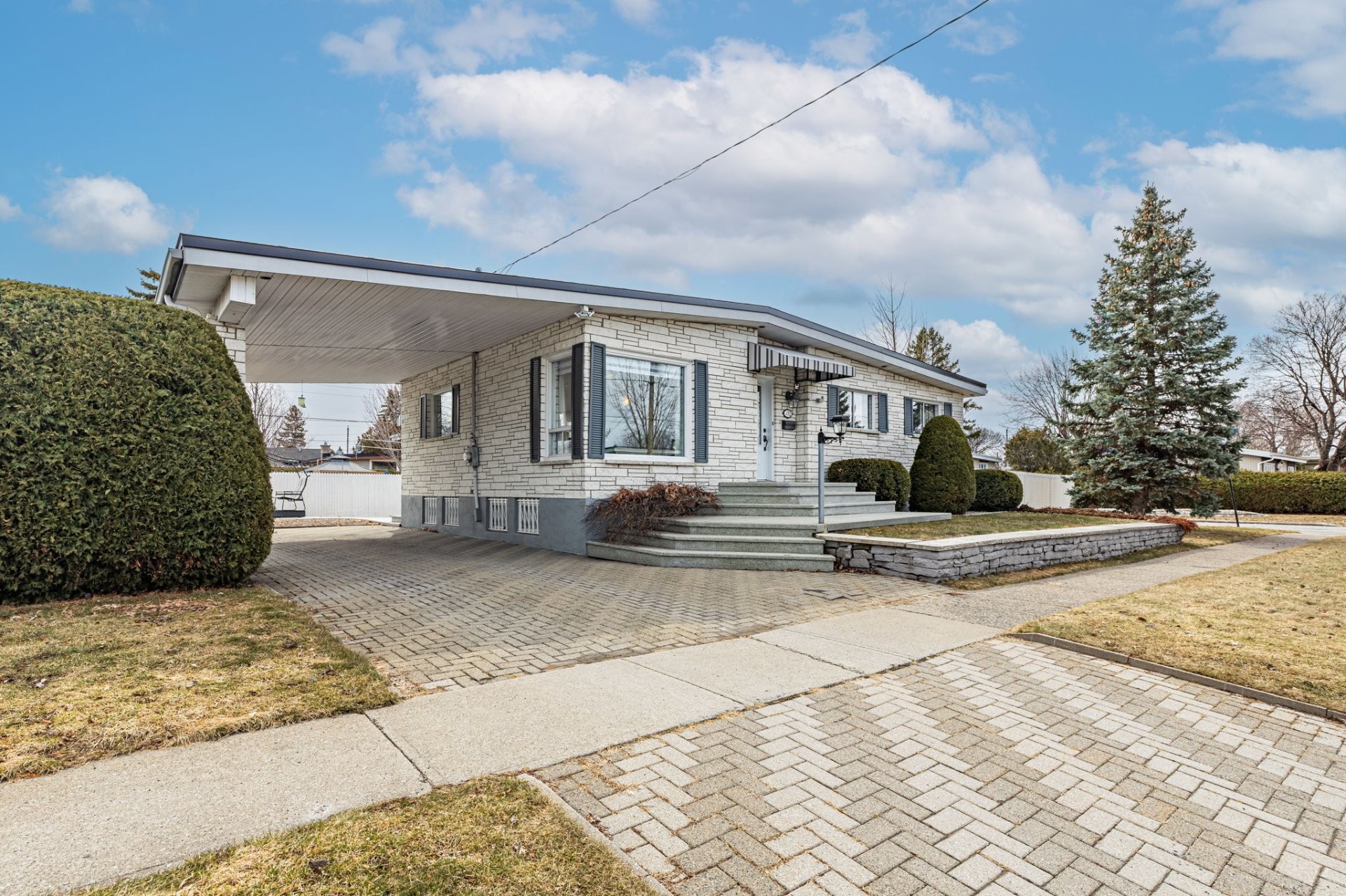 









432


Rue de Fontainebleau N.

,
Longueuil (Le Vieux-Longueuil),




QC
J4L2W5

