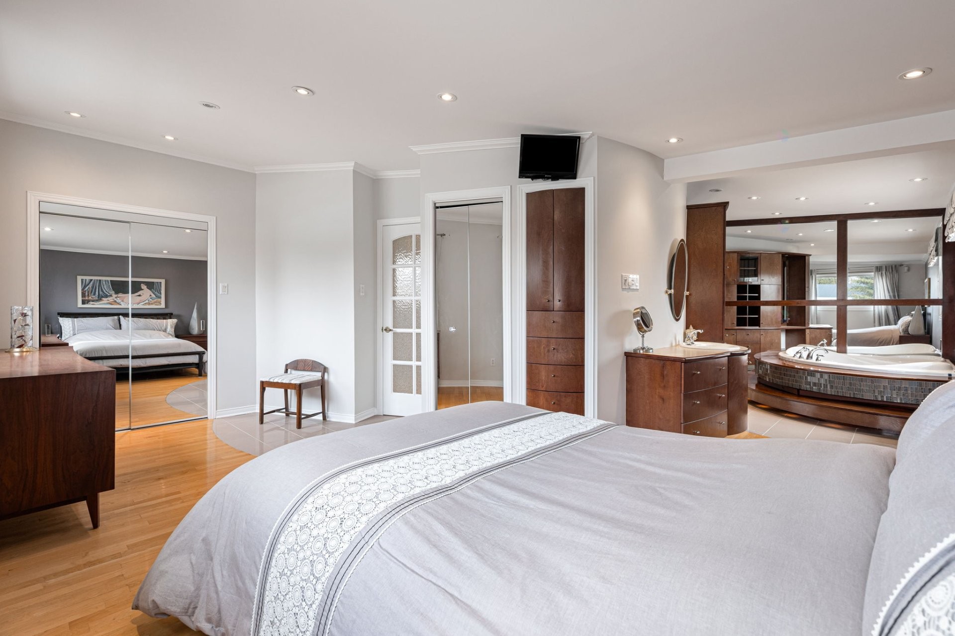 









432


Rue de Fontainebleau N.

,
Longueuil (Le Vieux-Longueuil),




QC
J4L2W5

