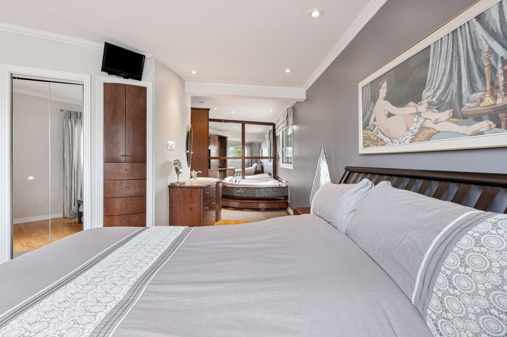 









432


Rue de Fontainebleau N.

,
Longueuil (Le Vieux-Longueuil),




QC
J4L2W5

