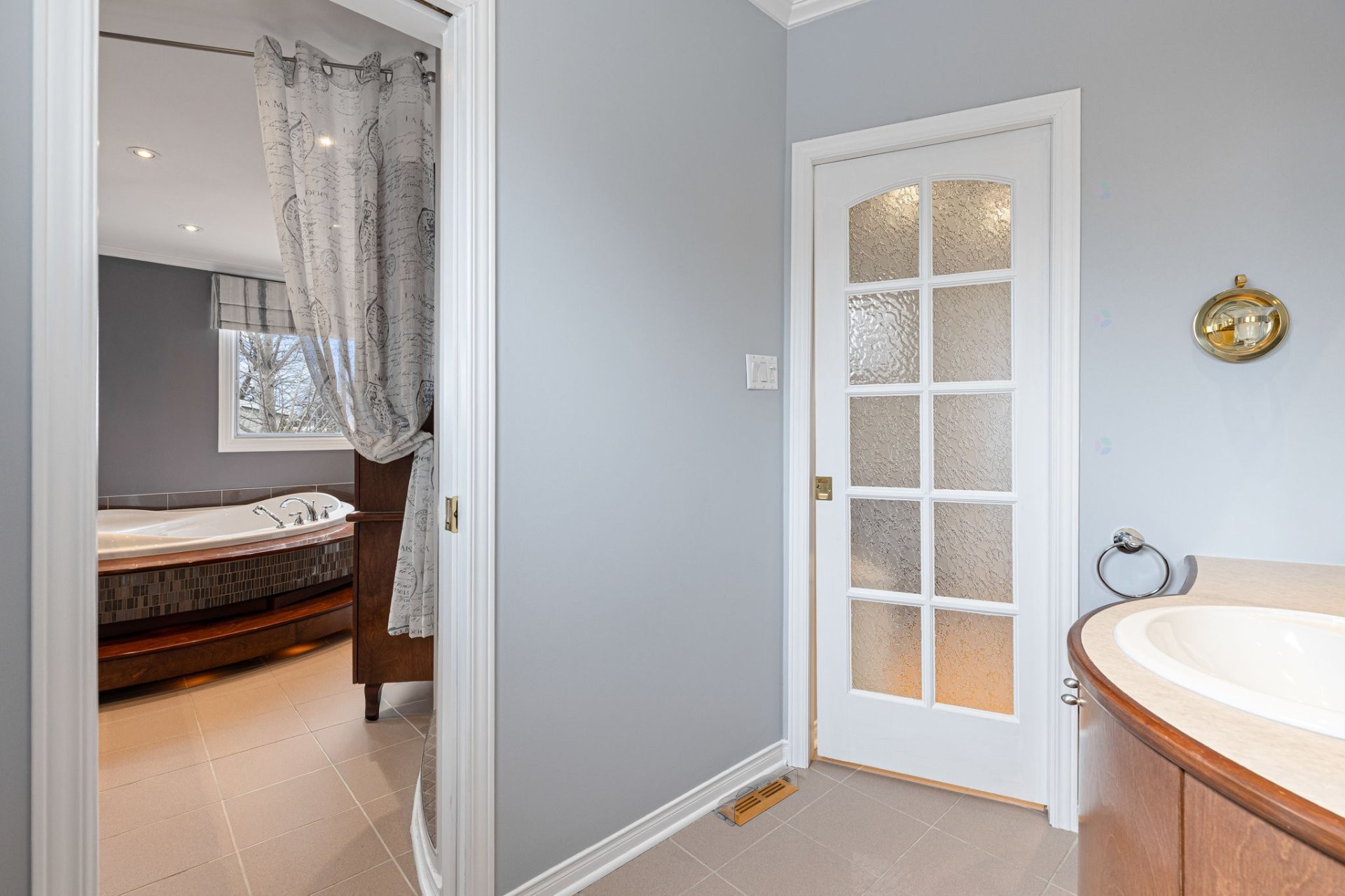 









432


Rue de Fontainebleau N.

,
Longueuil (Le Vieux-Longueuil),




QC
J4L2W5

