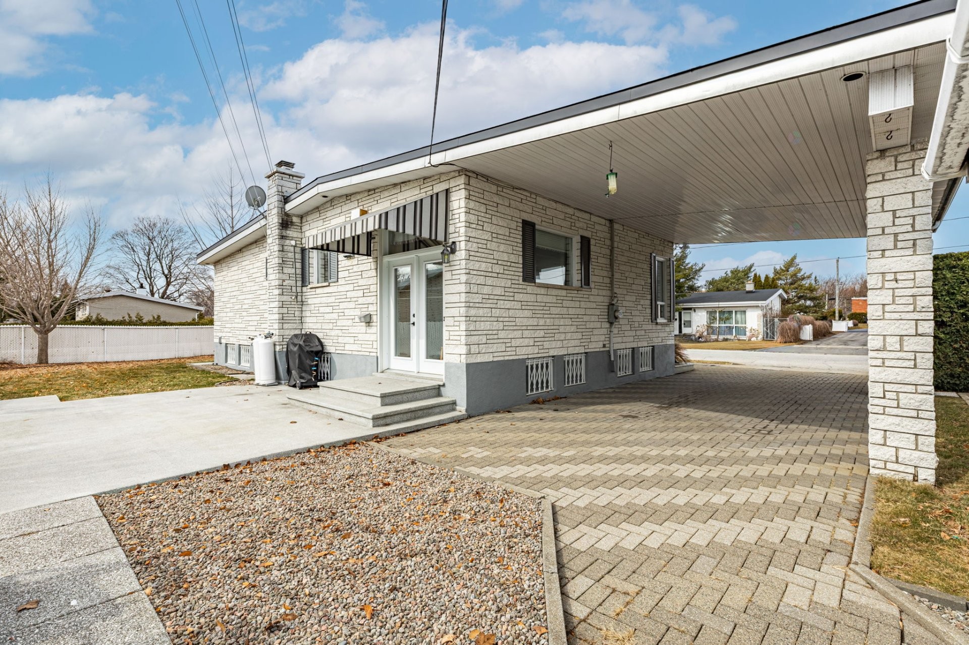 









432


Rue de Fontainebleau N.

,
Longueuil (Le Vieux-Longueuil),




QC
J4L2W5

