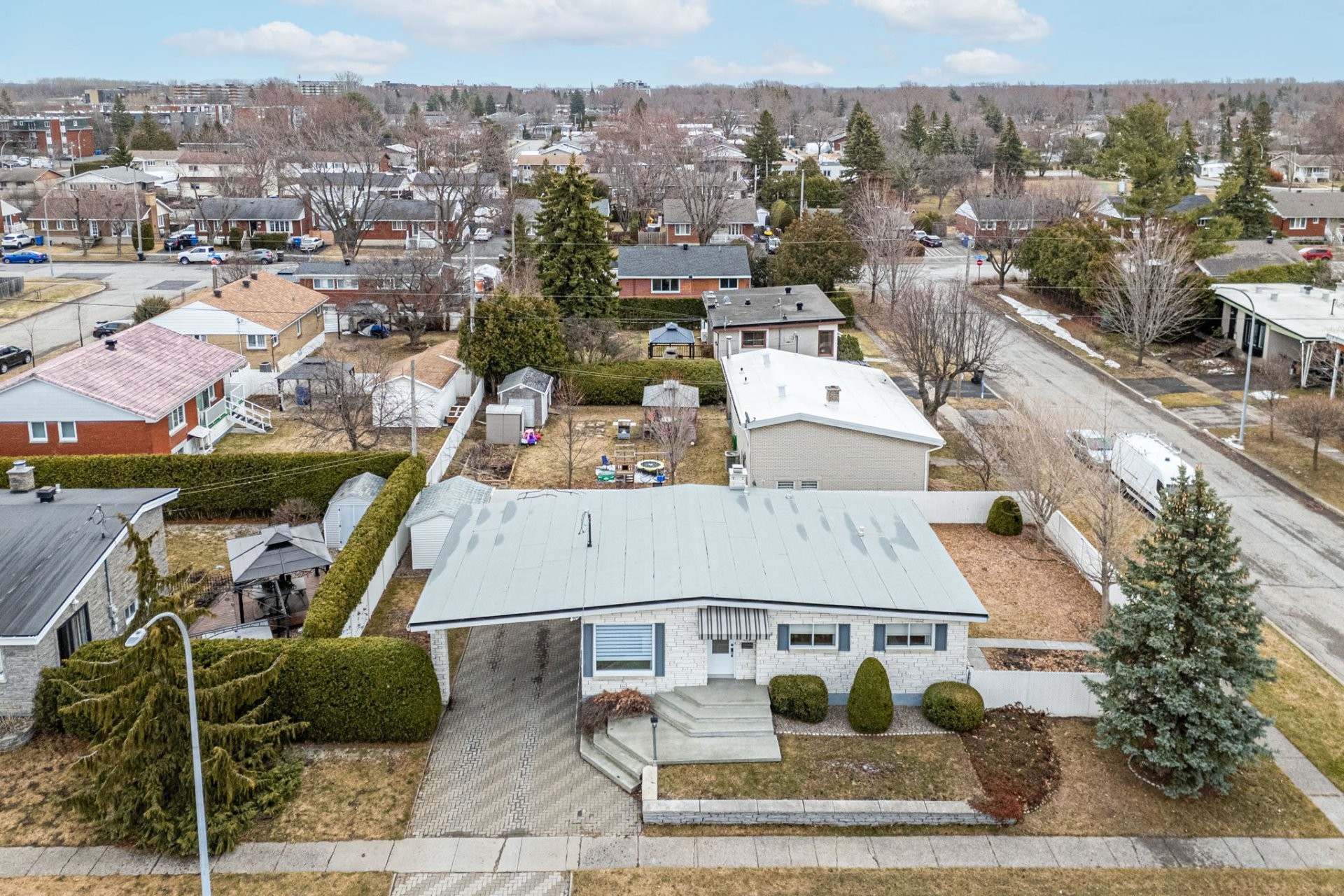 









432


Rue de Fontainebleau N.

,
Longueuil (Le Vieux-Longueuil),




QC
J4L2W5

