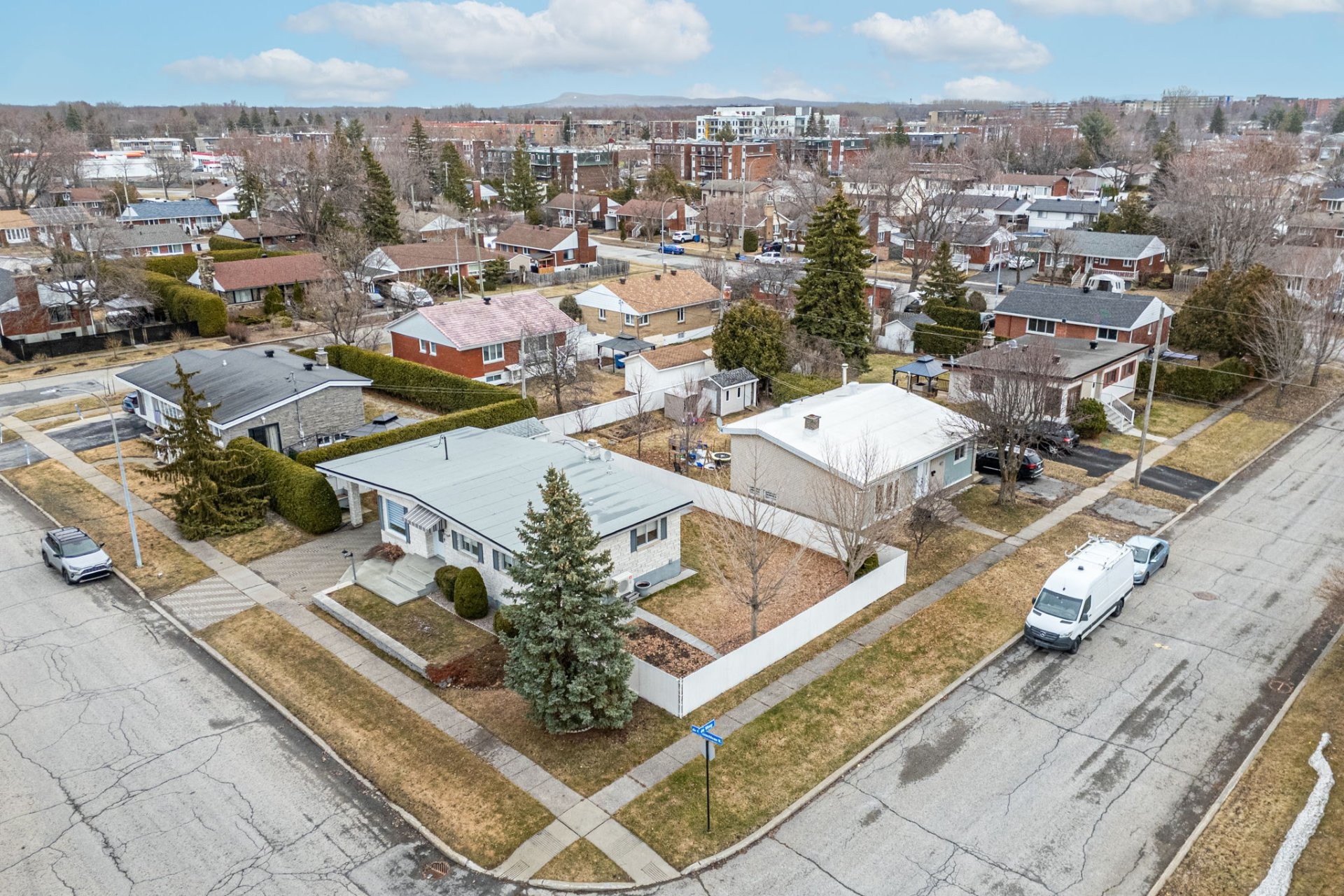 









432


Rue de Fontainebleau N.

,
Longueuil (Le Vieux-Longueuil),




QC
J4L2W5

