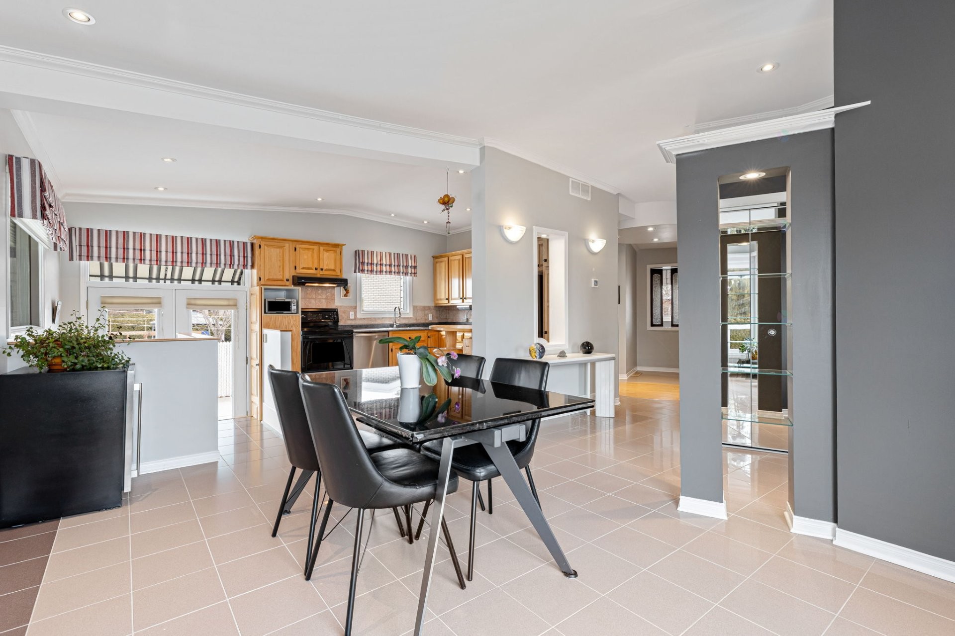 









432


Rue de Fontainebleau N.

,
Longueuil (Le Vieux-Longueuil),




QC
J4L2W5

