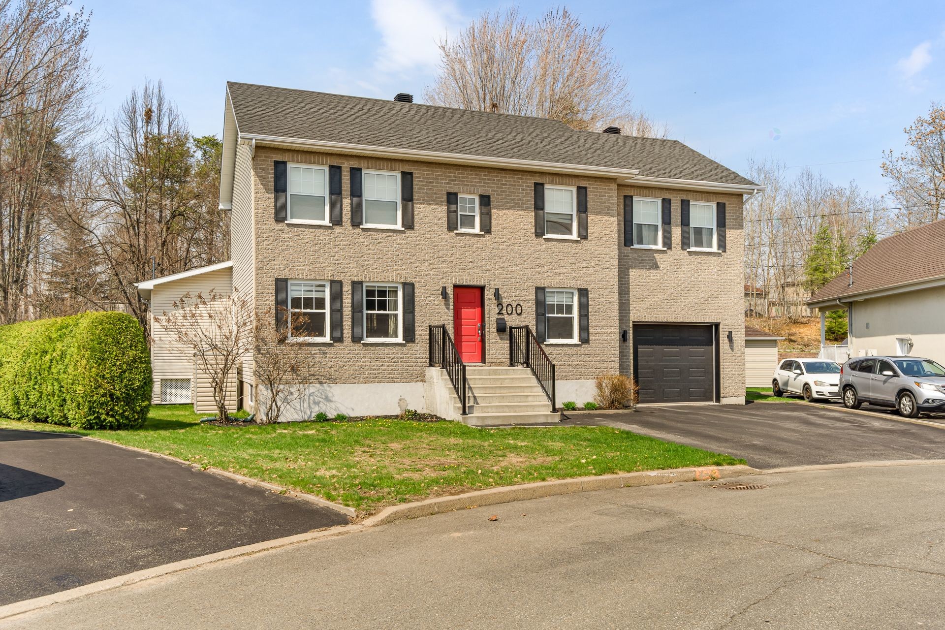 









200


Rue Michel-Lemay

,
Trois-Rivières,




QC
G8W2A4


