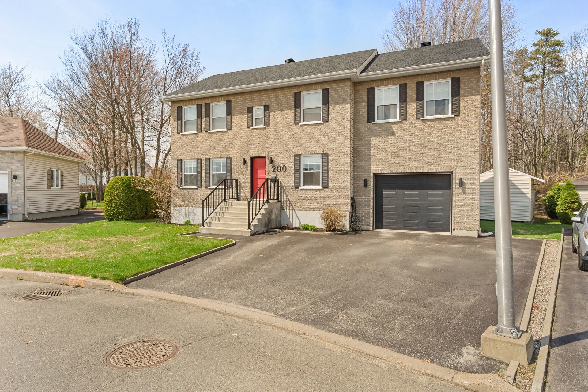









200


Rue Michel-Lemay

,
Trois-Rivières,




QC
G8W2A4

