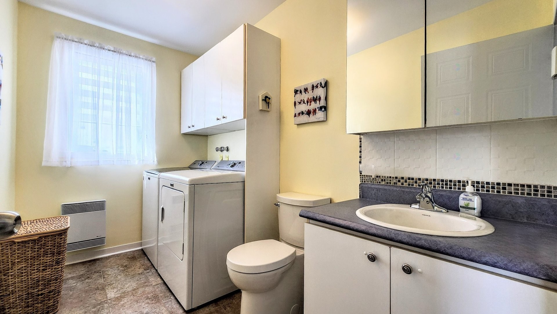 









3875


Rue Philibert-Dumas

,
Shawinigan,




QC
G9P5E6

