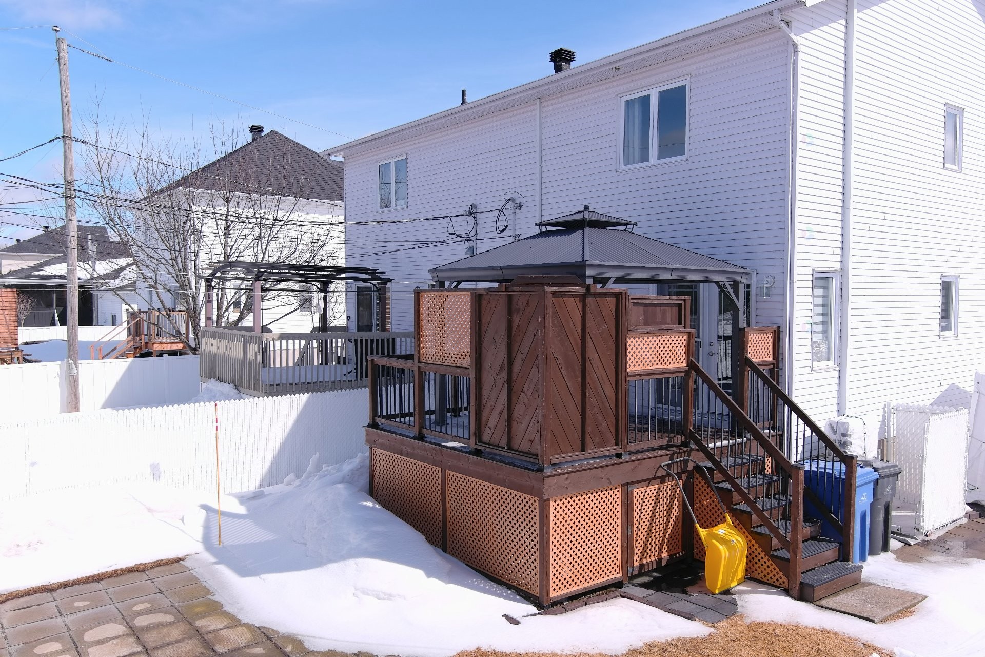 









3875


Rue Philibert-Dumas

,
Shawinigan,




QC
G9P5E6

