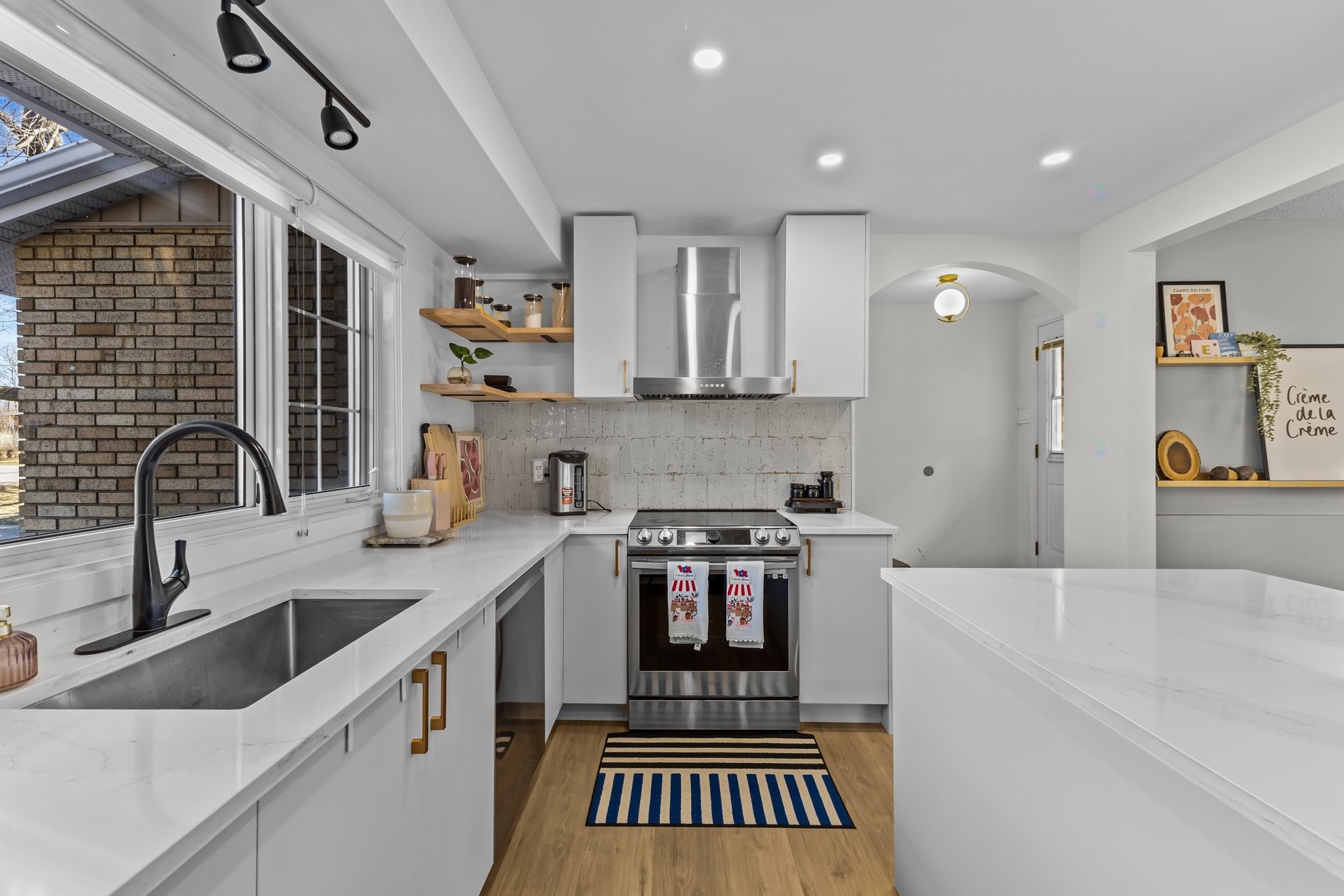 









160


Hampshire Road

,
Beaconsfield,




QC
H9W3N3

