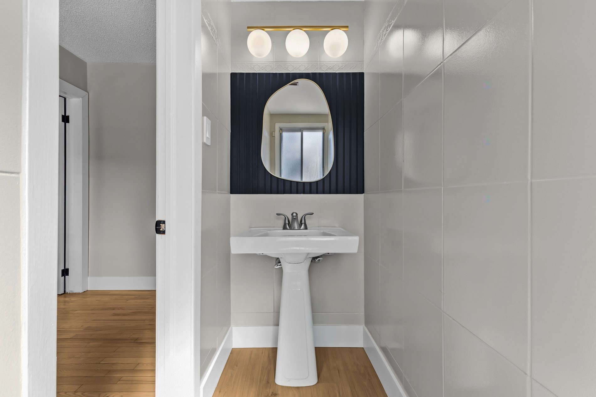 









160


Hampshire Road

,
Beaconsfield,




QC
H9W3N3

