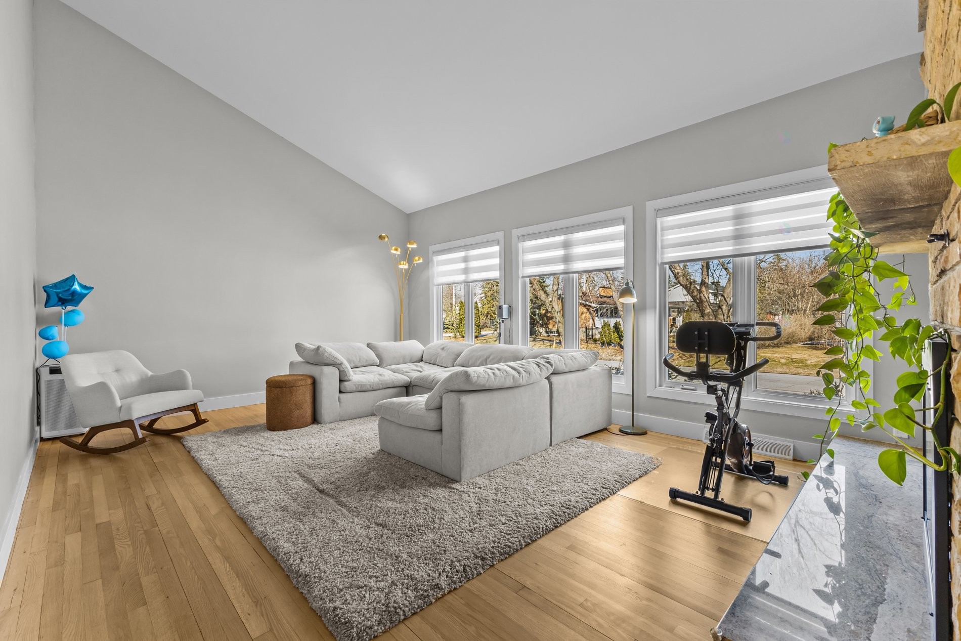 









160


Hampshire Road

,
Beaconsfield,




QC
H9W3N3

