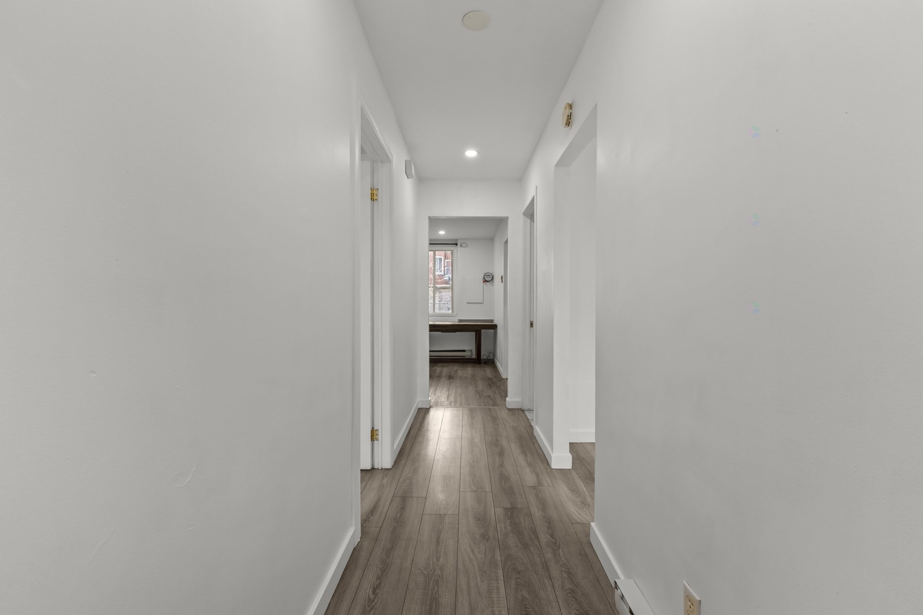 









1956


Rue De Villiers

,
Montréal (Le Sud-Ouest),




QC
H4E1L3

